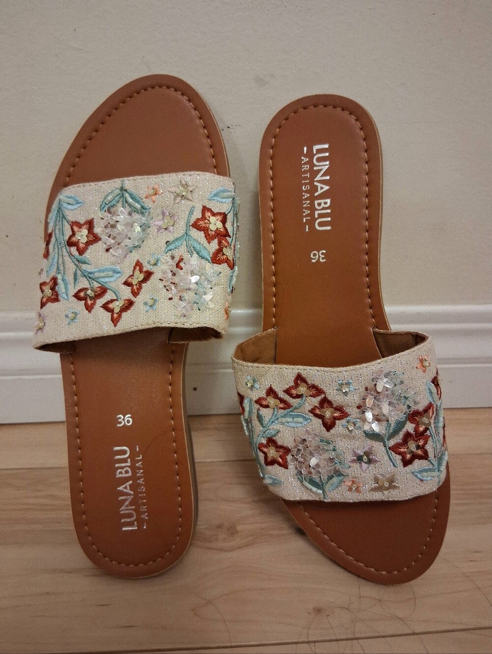 CREAM EMBROIDERED SLIDE SANDALS